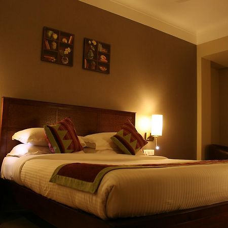 Juhu Residency Boutique Hotel มุมไบ ภายนอก รูปภาพ