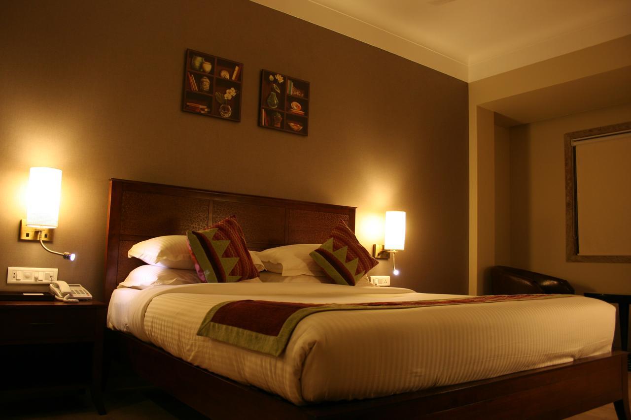 Juhu Residency Boutique Hotel มุมไบ ภายนอก รูปภาพ