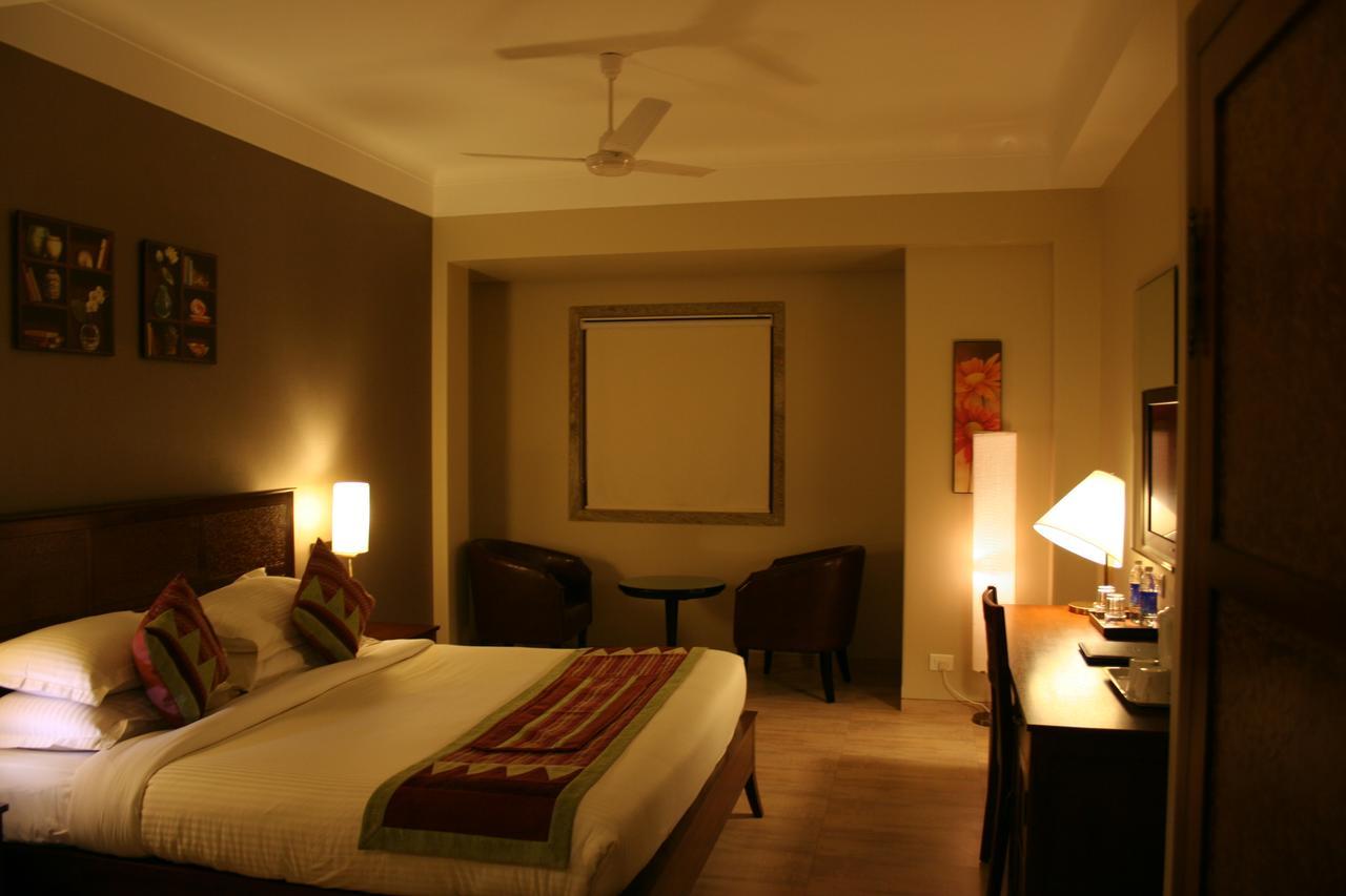 Juhu Residency Boutique Hotel มุมไบ ภายนอก รูปภาพ