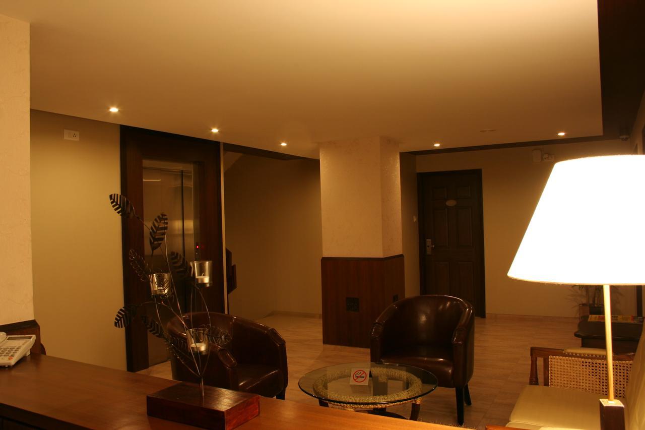 Juhu Residency Boutique Hotel มุมไบ ภายนอก รูปภาพ
