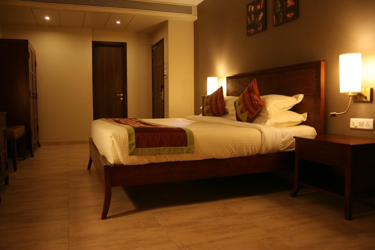 Juhu Residency Boutique Hotel มุมไบ ภายนอก รูปภาพ