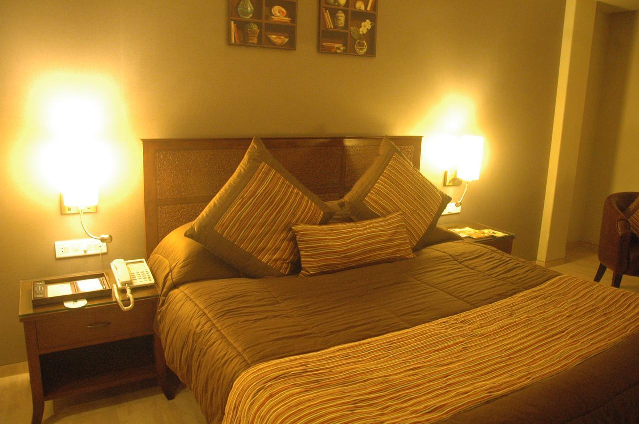 Juhu Residency Boutique Hotel มุมไบ ภายนอก รูปภาพ