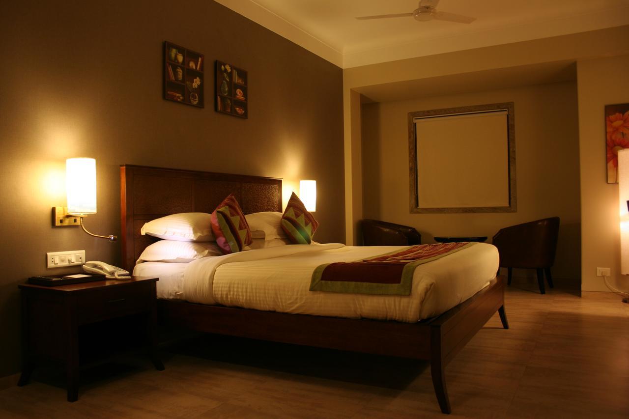 Juhu Residency Boutique Hotel มุมไบ ภายนอก รูปภาพ