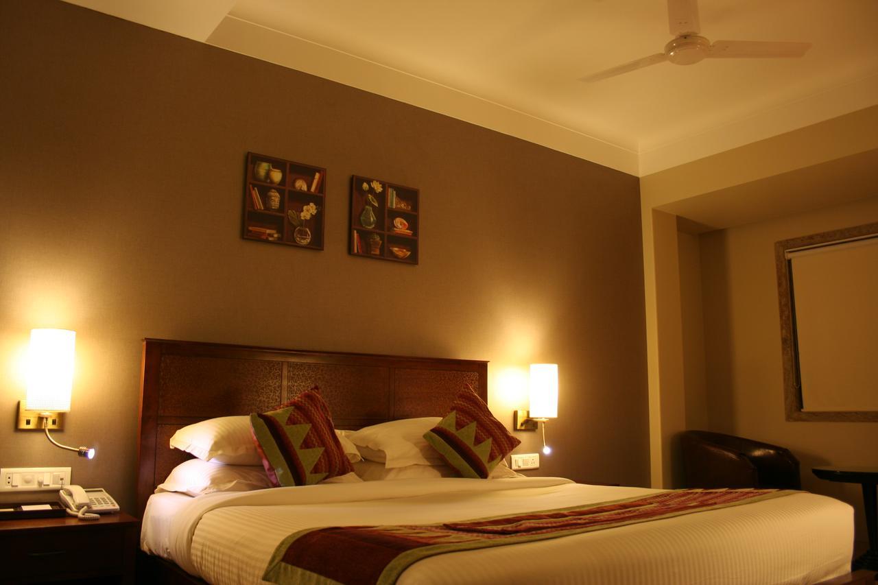 Juhu Residency Boutique Hotel มุมไบ ภายนอก รูปภาพ