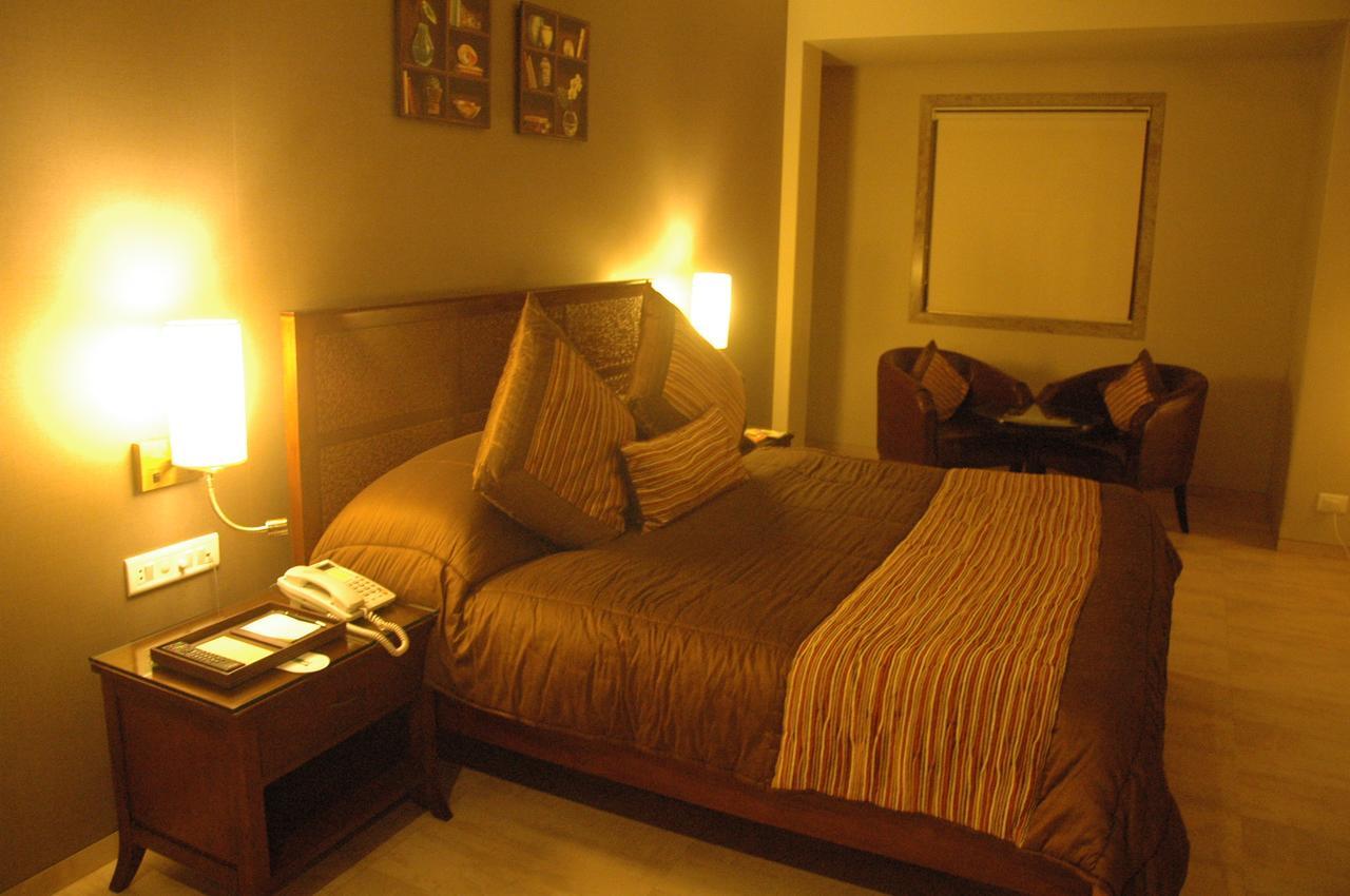 Juhu Residency Boutique Hotel มุมไบ ภายนอก รูปภาพ