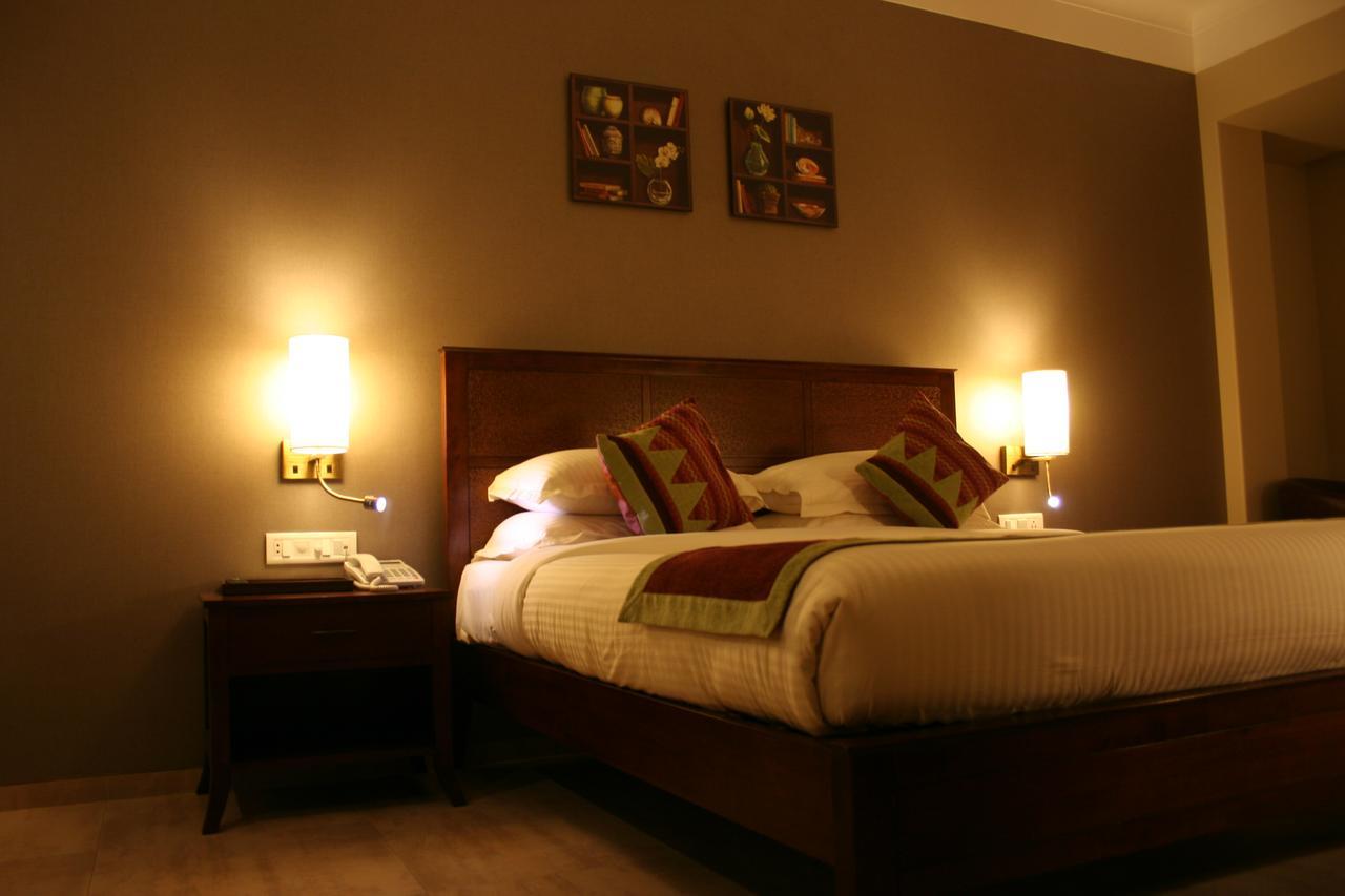 Juhu Residency Boutique Hotel มุมไบ ภายนอก รูปภาพ