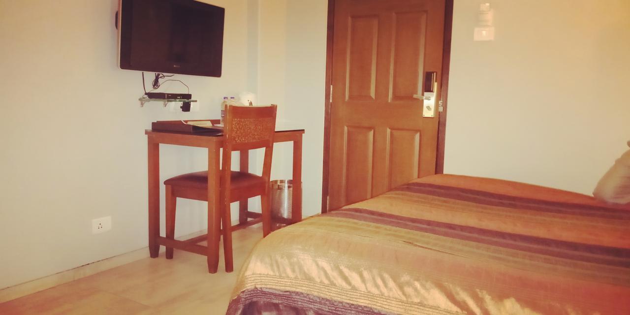 Juhu Residency Boutique Hotel มุมไบ ภายนอก รูปภาพ