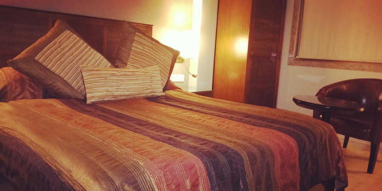 Juhu Residency Boutique Hotel มุมไบ ภายนอก รูปภาพ